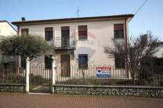 Foto Casa indipendente in vendita a San Pietro Di Morubio - 8 locali 270mq