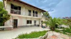 Foto Casa indipendente in vendita a Sant'Andrea Del Garigliano - 7 locali 171mq