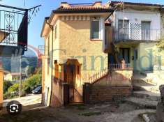 Foto Casa indipendente in vendita a Sant'Angelo A Cupolo