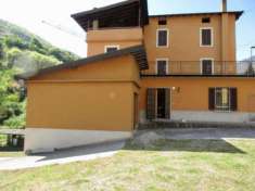 Foto Casa indipendente in vendita a Sant'Omobono Terme - 9 locali 300mq