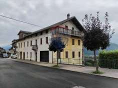Foto Casa indipendente in vendita a Seren Del Grappa - 20 locali 750mq