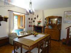 Foto Casa indipendente in vendita a Serravalle Di Chienti - 8 locali 157mq