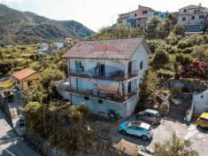 Foto Casa indipendente in vendita a Sestri Levante - 9 locali 220mq