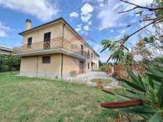 Foto Casa indipendente in vendita a Spoleto - 5 locali 290mq