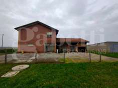 Foto Casa indipendente in vendita a Taglio Di Po - 8 locali 155mq