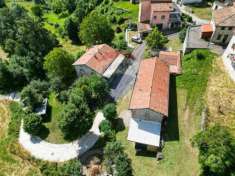 Foto Casa indipendente in vendita a Tizzano Val Parma - 9 locali 323mq