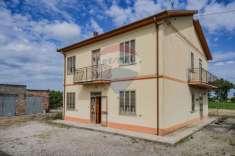 Foto Casa indipendente in vendita a Tresignana