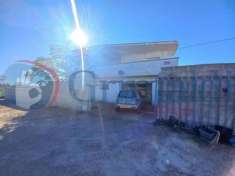 Foto Casa indipendente in vendita a Ugento - 5 locali 250mq