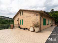 Foto Casa indipendente in vendita a Urbino