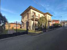 Foto Casa indipendente in vendita a Varallo Pombia - 10 locali 473mq