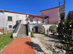 Foto Casa indipendente in vendita a Varese Ligure