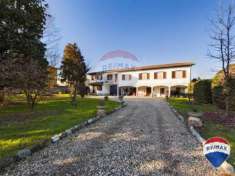 Foto Casa indipendente in vendita a Vellezzo Bellini - 7 locali 362mq