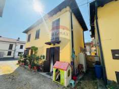 Foto Casa indipendente in vendita a Vellezzo Bellini