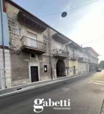 Foto Casa indipendente in vendita a Vitulazio