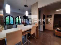 Foto Casa indipendente in vendita a Volpago Del Montello - 9 locali 300mq