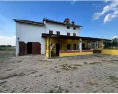 Foto Casa indipendente su quattro lati - cascinale con un ettaro di terreno circostante  -  Incarico in esclusiva unica agenzia