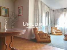 Foto CASA INDIPENDENTE TERRA/CIELO CON CORTILETTO INTERNO E TERRAZZA VISTA TETTI