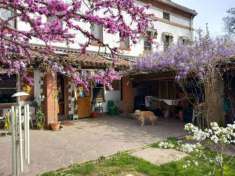 Foto CASA NEL VERDE CON GRANDE GIARDINO
