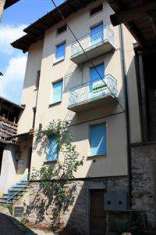 Foto Casa semi indipendente in Vendita, pi di 6 Locali, 240 mq (AZZO