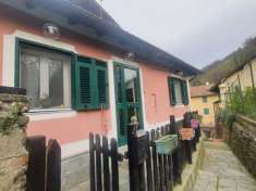 Foto Casa semi indipendente ristrutturata su tre livelli