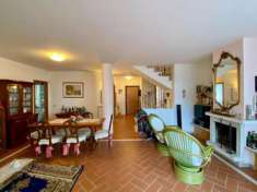 Foto Casa semindipendente in vendita a Isola - Luni 218 mq  Rif: 1314948