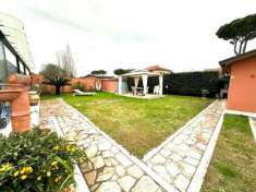 Foto Casa semindipendente in vendita a Marina di Carrara - Carrara 170 mq  Rif: 1231921