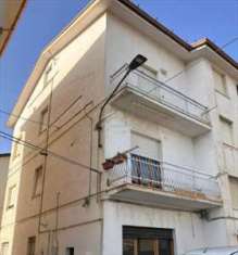Foto Casa singola in Vendita, 1 Locale, 236 mq, Monte Urano