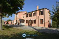Foto Casa singola in Vendita, 1 Locale, 342 mq (Pozzonovo   Centro)