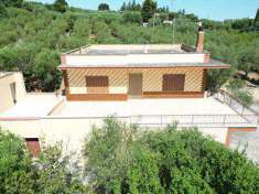 Foto Casa singola in Vendita, 2 Locali, 3 Camere, 176 mq (MONOPOLI)
