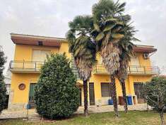 Foto Casa singola in Vendita, 4 Locali, 340 mq, Galliate