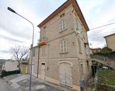 Foto Casa singola in Vendita, 5,5 Locali, 158 mq, Grottazzolina