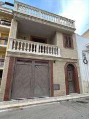 Foto Casa singola in Vendita, 6 Locali, 160 mq, Canosa di Puglia
