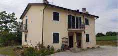 Foto Casa singola in Vendita, 6 Locali, 200 mq, Collazzone