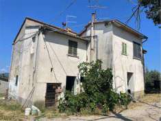Foto Casa singola in Vendita, 6 Locali, 300 mq, Marciano della Chiana