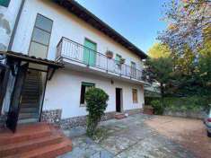 Foto Casa singola in Vendita, pi di 6 Locali, 135 mq, Marchirolo