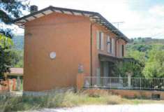 Foto Casa singola in Vendita, pi di 6 Locali, 158 mq, Valfabbrica