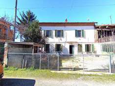 Foto Casa singola in Vendita, pi di 6 Locali, 159 mq, Alessandria (L