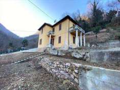 Foto Casa singola in Vendita, pi di 6 Locali, 162 mq, Brusimpiano