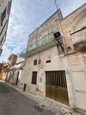 Foto Casa singola in Vendita, pi di 6 Locali, 200 mq, Ruffano