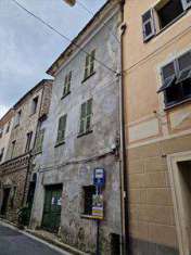 Foto Casa singola in Vendita, pi di 6 Locali, 200 mq, Vessalico