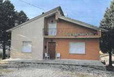 Foto Casa singola in Vendita, pi di 6 Locali, 210 mq, Frontone