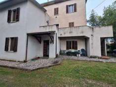 Foto Casa singola in Vendita, pi di 6 Locali, 210 mq, Spoleto