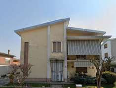 Foto Casa singola in Vendita, pi di 6 Locali, 221 mq, Viadana