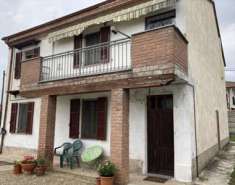 Foto Casa singola in Vendita, pi di 6 Locali, 222,86 mq, Alessandria