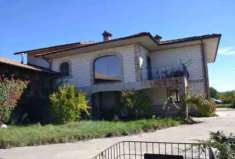 Foto Casa singola in Vendita, pi di 6 Locali, 222 mq, Vigolzone