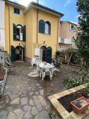 Foto Casa singola in Vendita, pi di 6 Locali, 230 mq, Prato (Sacrocu
