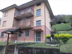 Foto Casa singola in Vendita, pi� di 6 Locali, 240 mq, Val Brembilla