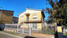 Foto Casa singola in Vendita, pi di 6 Locali, 245 mq (Santa Croce su