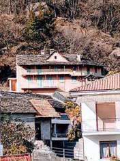 Foto Casa singola in Vendita, pi di 6 Locali, 250 mq, Premosello Chi