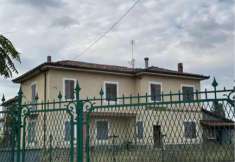 Foto Casa singola in Vendita, pi di 6 Locali, 265 mq, Alessandria